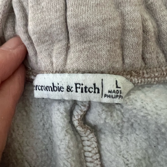 Abercrombie & Fitch Light Gray Cargo Joggers - Picture 12 of 12